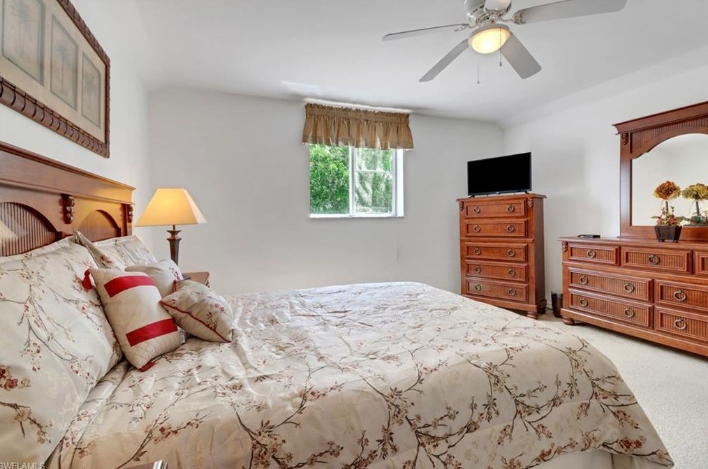 5658 Lago Villaggio Way, Naples FL 34104-5742 exterior