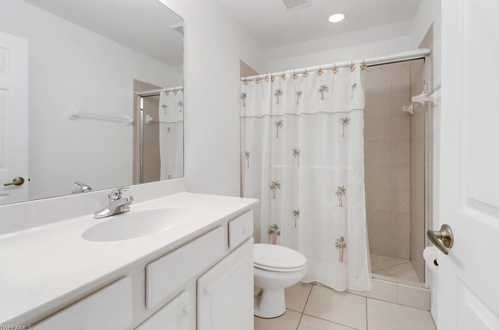 5658 Lago Villaggio Way, Naples FL 34104-5742 exterior