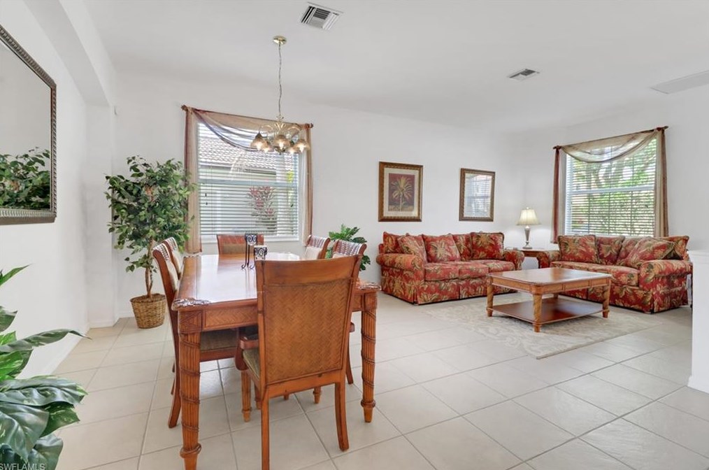 5658 Lago Villaggio Way, Naples FL 34104-5742 exterior