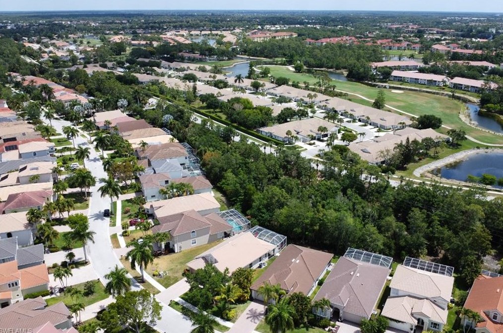 5658 Lago Villaggio Way, Naples FL 34104-5742 exterior