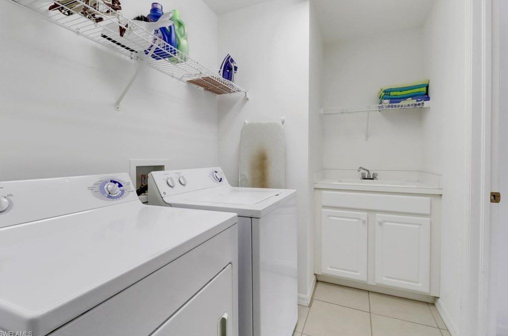 5658 Lago Villaggio Way, Naples FL 34104-5742 exterior