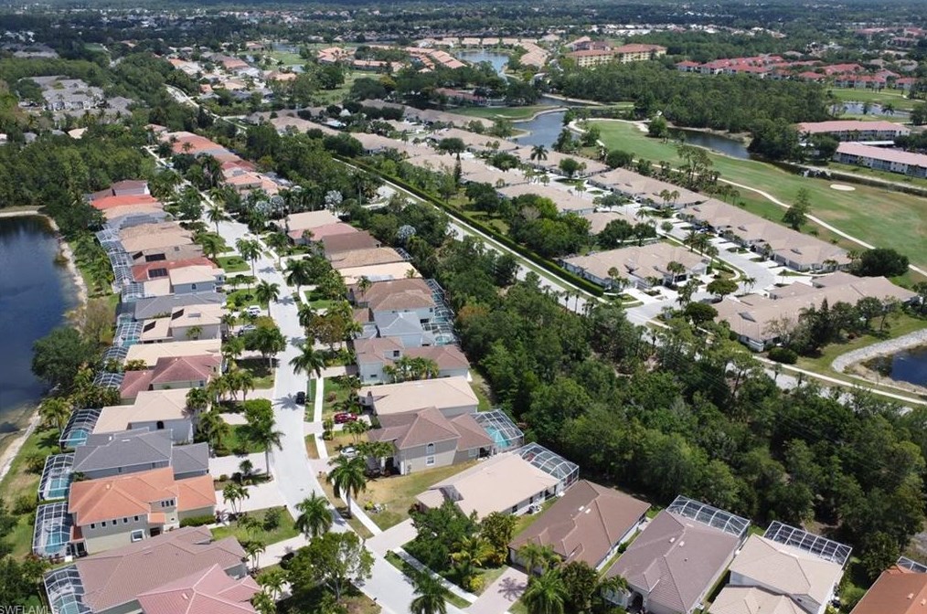 5658 Lago Villaggio Way, Naples FL 34104-5742 exterior