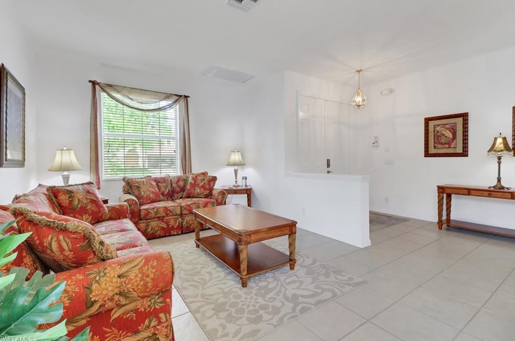 5658 Lago Villaggio Way, Naples FL 34104-5742 exterior