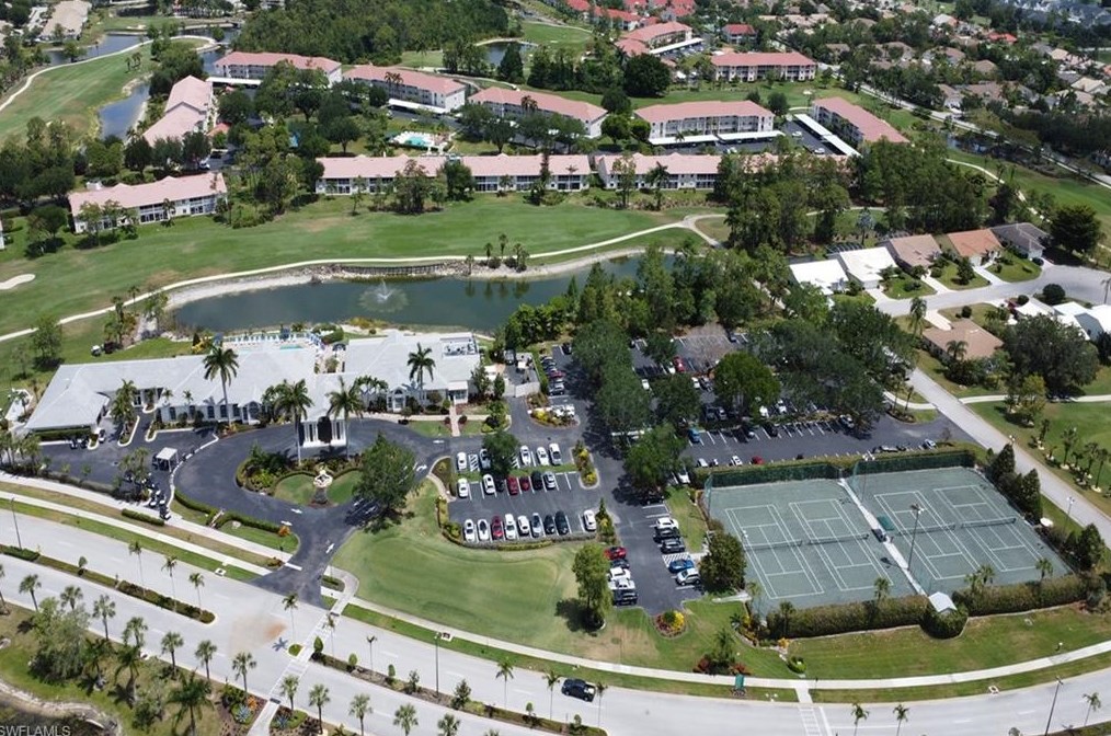 5658 Lago Villaggio Way, Naples FL 34104-5742 exterior