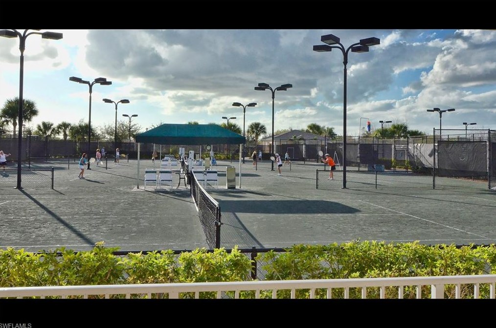 3104 Dominica Way, Naples FL 34119-1605 exterior