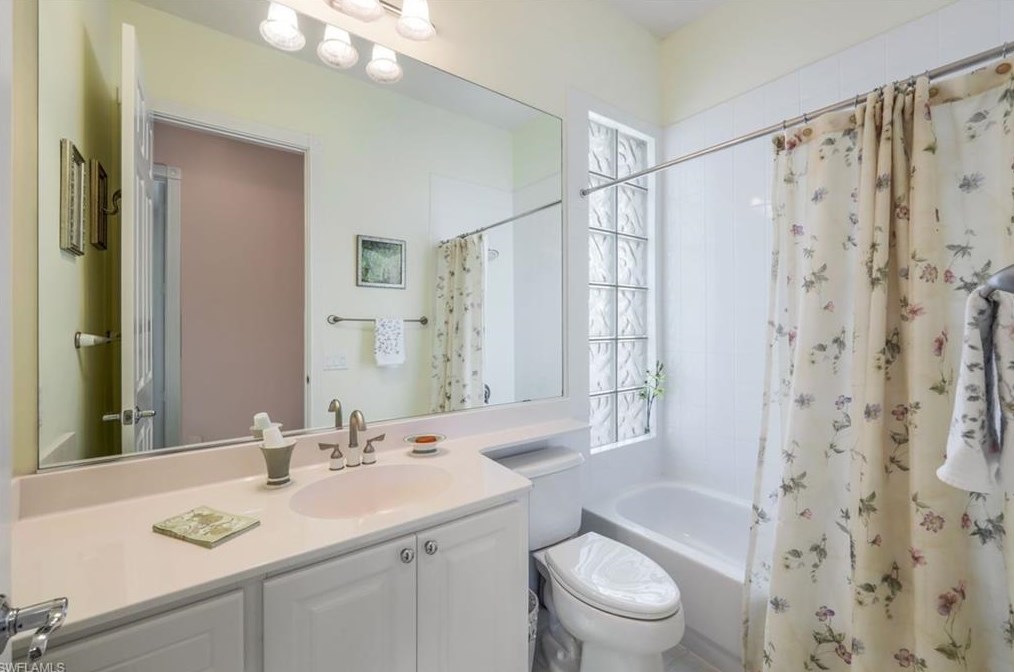 4721 Navassa Ln, Naples FL 34119-9555 exterior