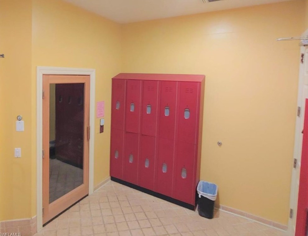 3039 Horizon Ln, Naples FL  34109-8928 exterior