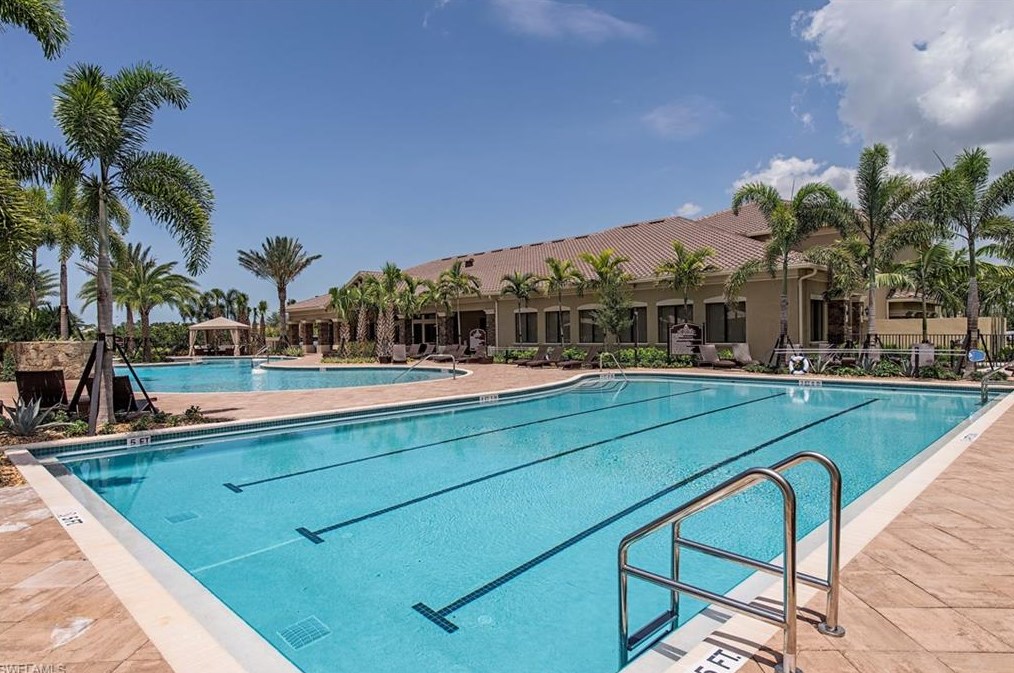 3487 Pacific Dr, Naples FL 34119-8664 exterior