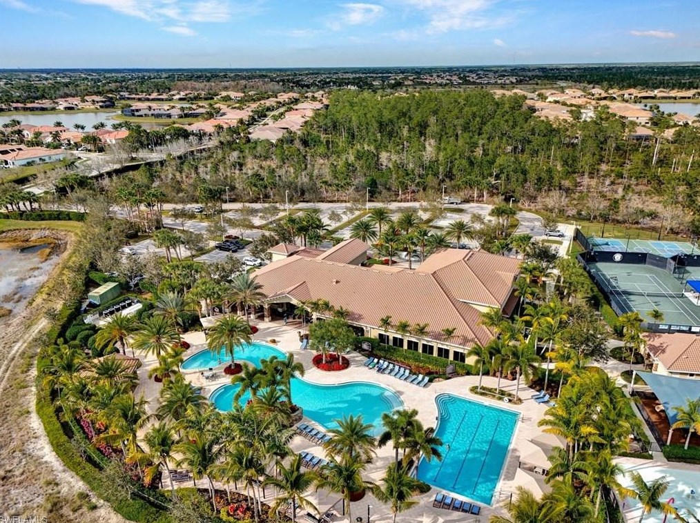 3487 Pacific Dr, Naples FL 34119-8664 exterior