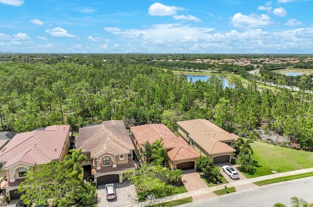 3487 Pacific Dr, Naples FL 34119-8664 exterior