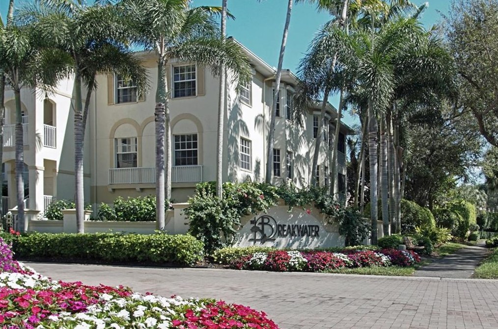 795 Bentwater Cir, Naples FL  34108-6719 exterior