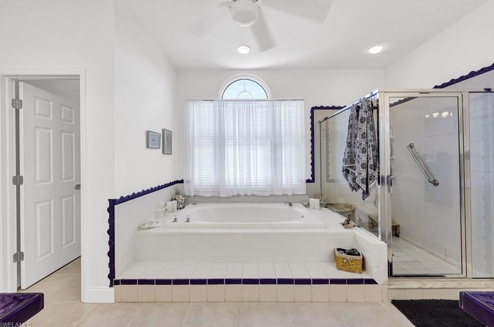 11235 Longshore Way, Naples FL  34119-8963 exterior