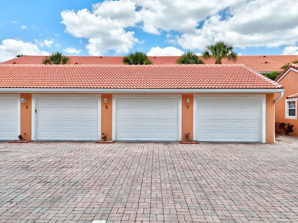 6770 Beach Resort Dr, Naples FL  34114-7579 exterior