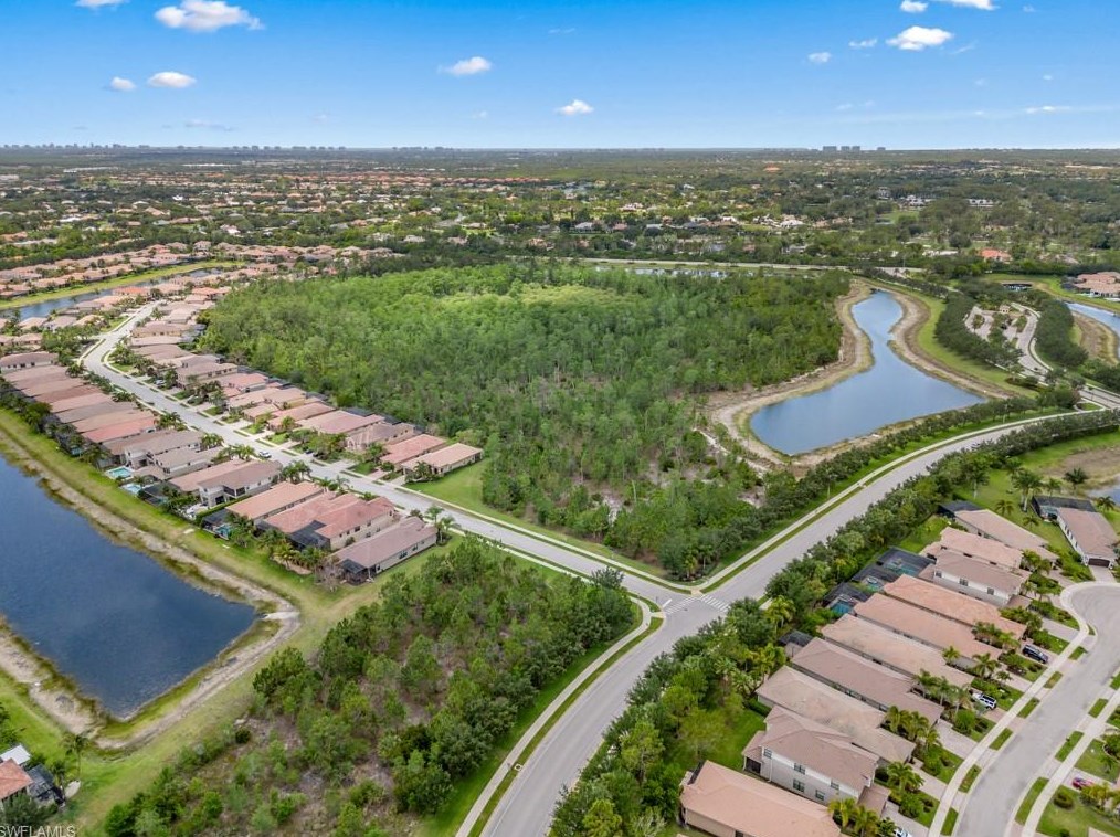 3494 Pacific Dr, Naples FL 34119-8670 exterior