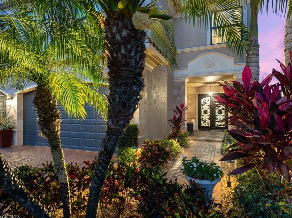 3494 Pacific Dr, Naples FL 34119-8670 exterior