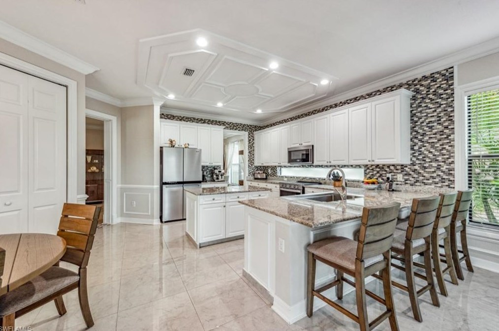 3494 Pacific Dr, Naples FL 34119-8670 exterior