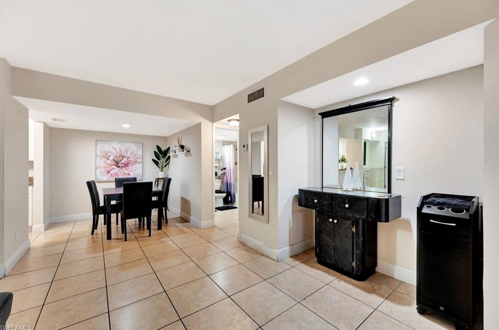 169 Santa Clara Dr, Naples FL  34104-5432 exterior