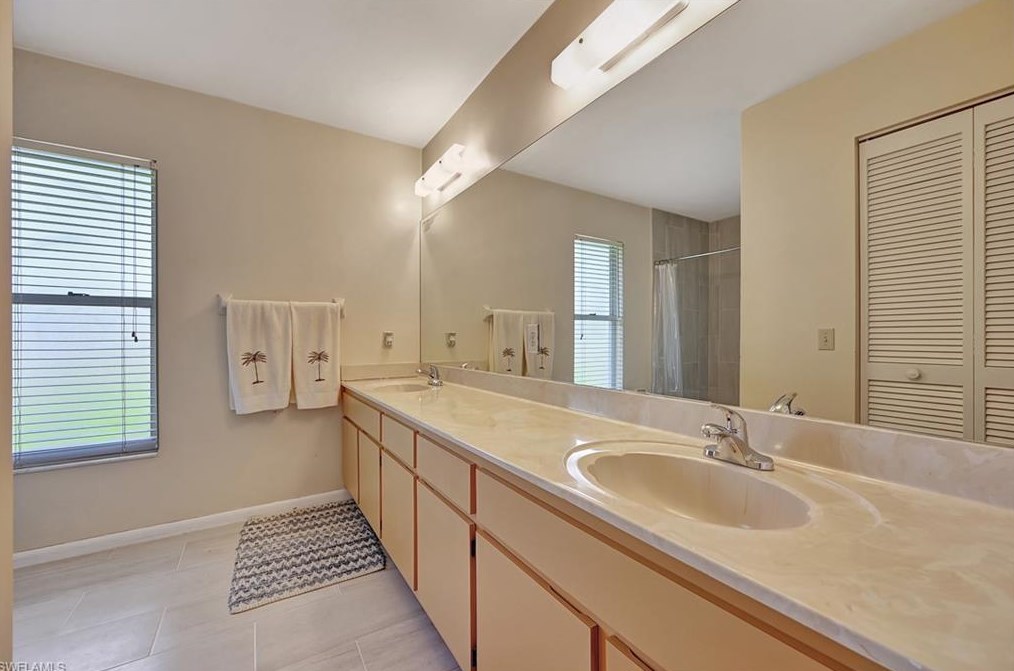 228 Johnnycake Dr, Naples FL 34110-1312 exterior