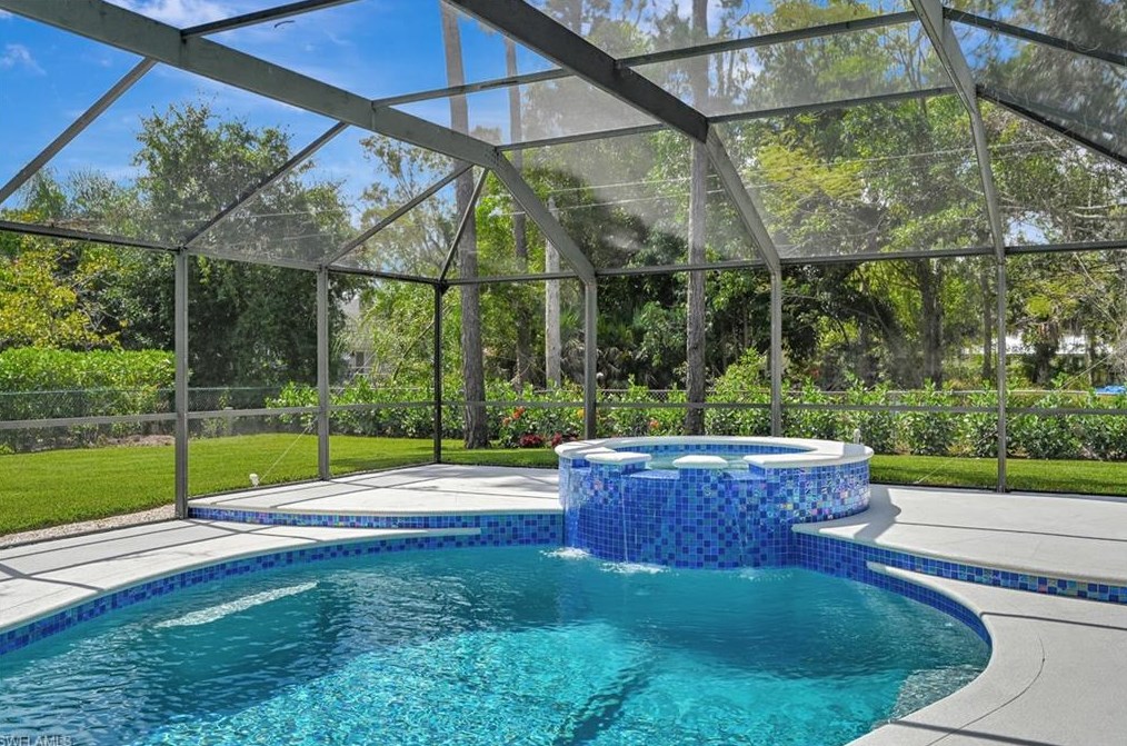 228 Johnnycake Dr, Naples FL 34110-1312 exterior