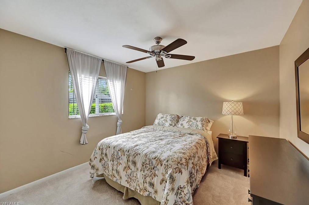 228 Johnnycake Dr, Naples FL 34110-1312 exterior