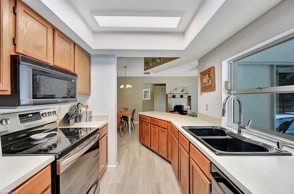 228 Johnnycake Dr, Naples FL 34110-1312 exterior