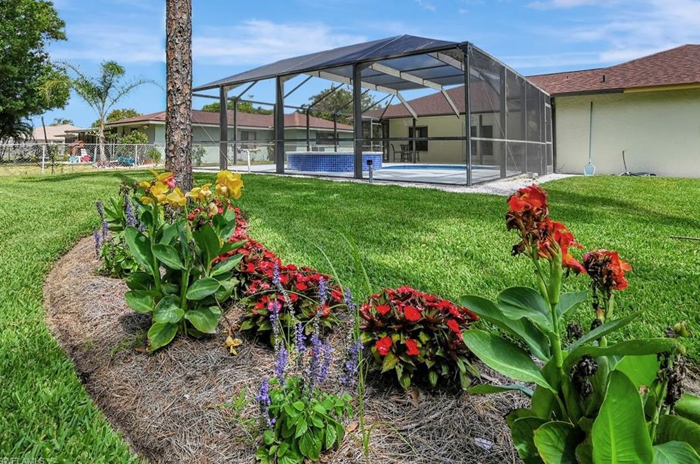 228 Johnnycake Dr, Naples FL 34110-1312 exterior