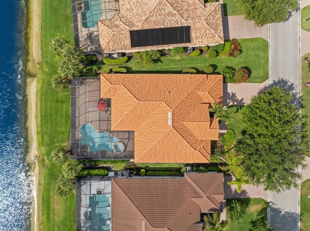 8761 Mustang Is Cir, Naples FL 34113-1640 exterior