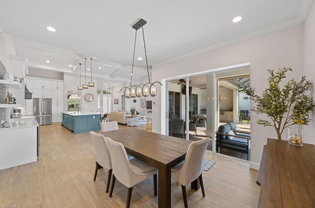 8761 Mustang Is Cir, Naples FL 34113-1640 exterior