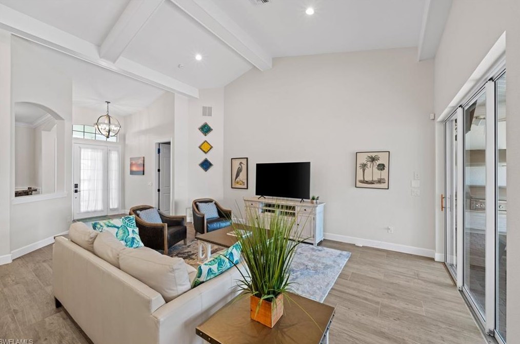 8761 Mustang Is Cir, Naples FL 34113-1640 exterior