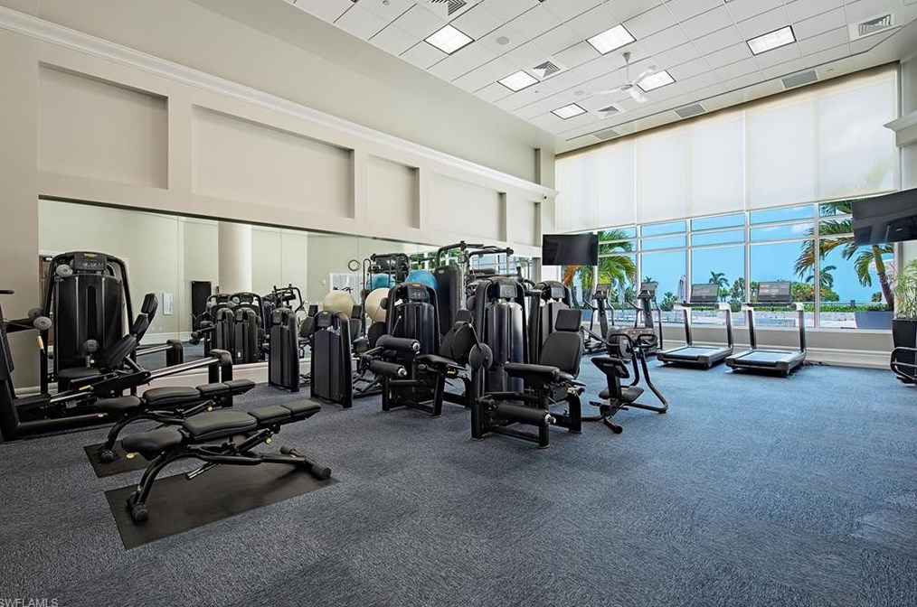 4151 Gulf Shore Blvd, Naples FL 34103-2293 exterior