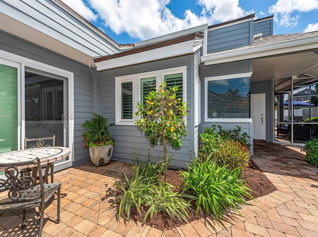 645 Bridgeway Ln, Naples FL 34108-2777 exterior