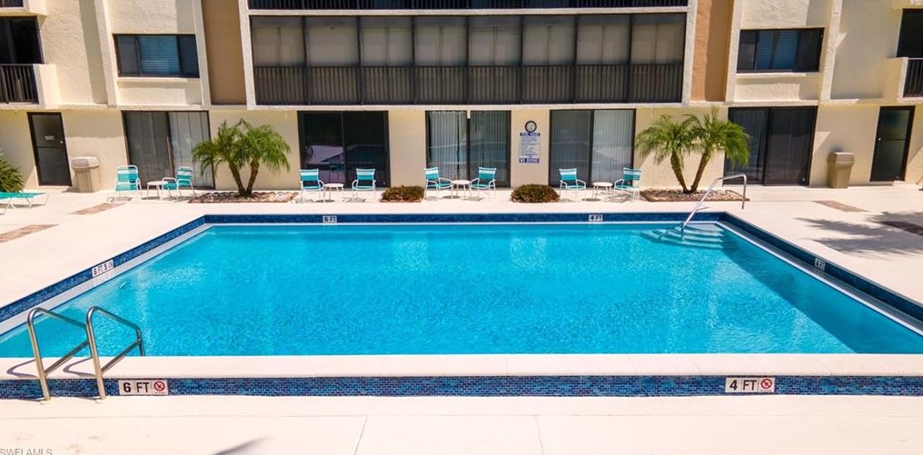 10525 Gulf Shore Dr, Naples FL  34108-2051 exterior