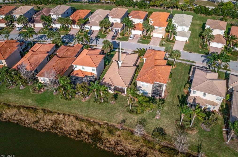 10462 Carolina Willow Dr, Fort Myers FL  33913-8804 exterior