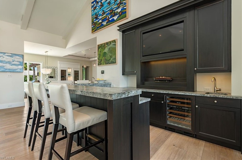 1245 Tuna Ct, Naples FL  34102-1544 exterior