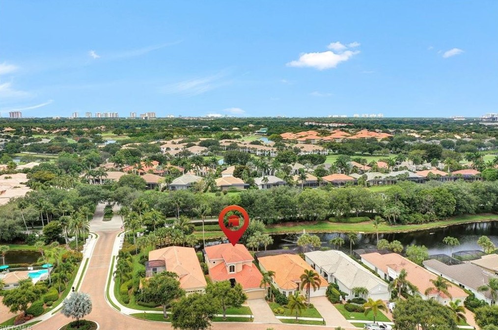 9231 Troon Lakes Dr, Naples FL  34109-4317 exterior