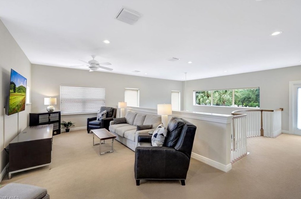 9231 Troon Lakes Dr, Naples FL  34109-4317 exterior