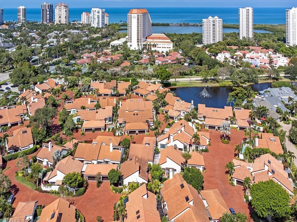 549 Bay Villas Ln, Naples FL  34108-2812 exterior