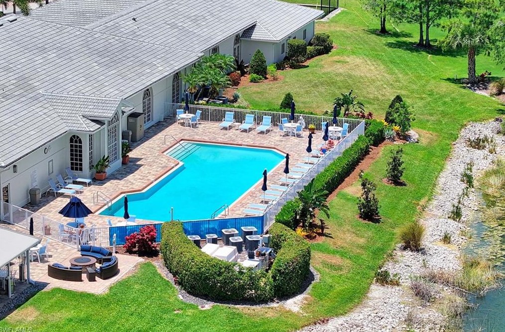 5572 Lago Villaggio Way, Naples FL 34104-5737 exterior