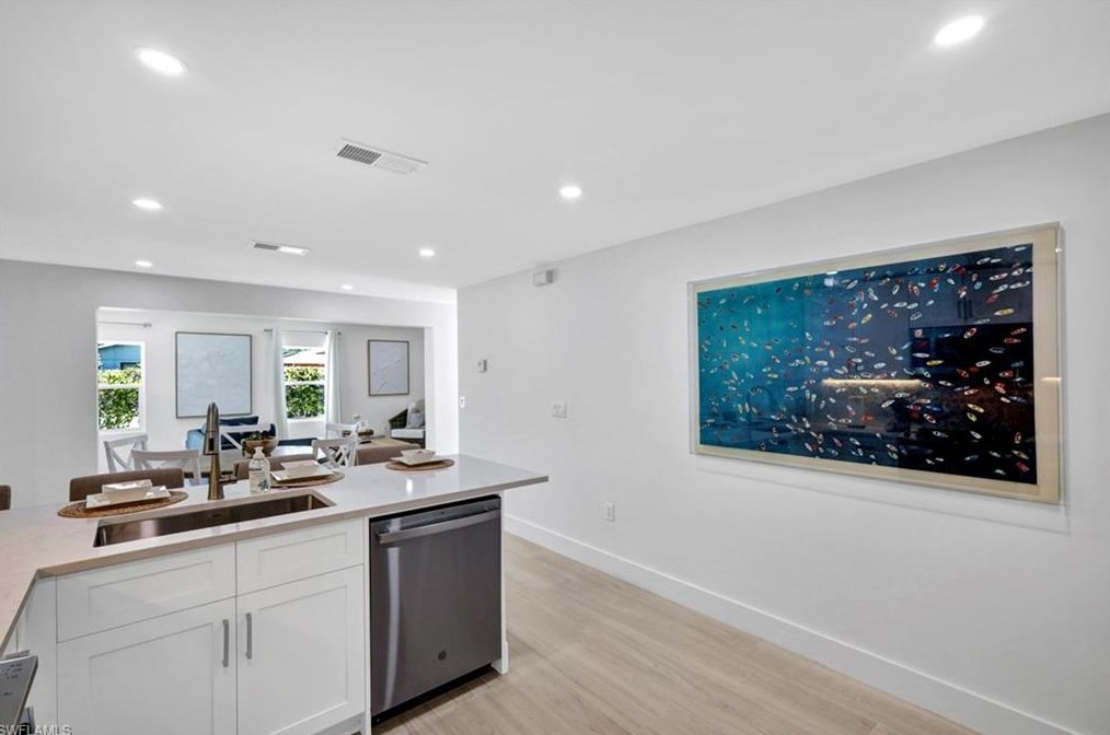 831 102 Ave, Naples FL 34108-3216 exterior