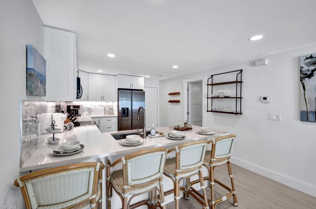 831 102 Ave, Naples FL 34108-3216 exterior