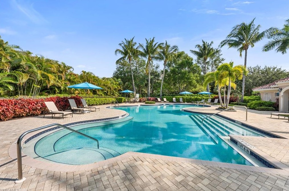 9316 Menaggio Ct, Naples FL  34114-9734 exterior