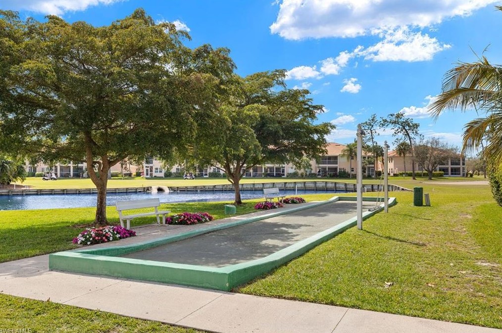 200 Turtle Lake Ct, Naples FL  34105-5567 exterior