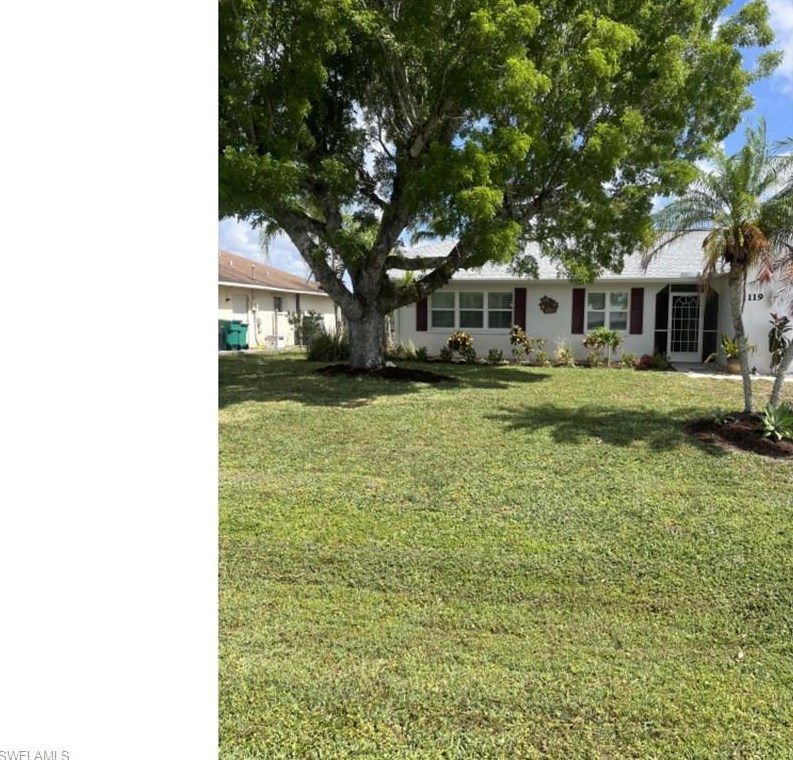 119 Madison Dr, Naples FL 34110-1323 exterior