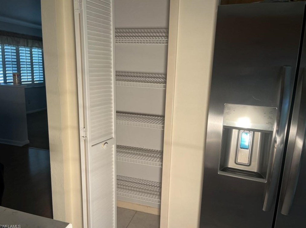 119 Madison Dr, Naples FL 34110-1323 exterior