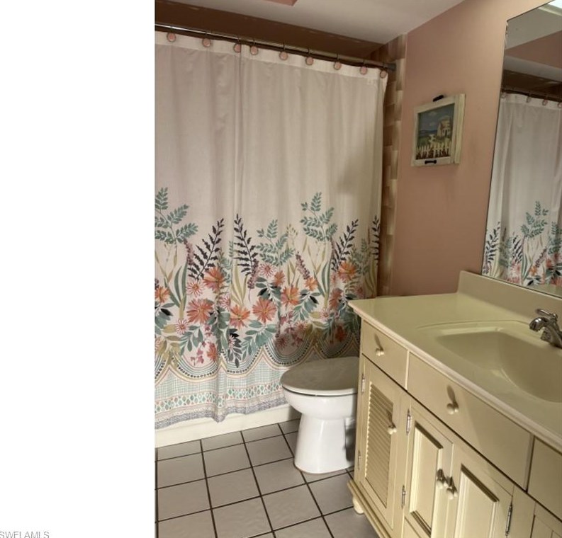 119 Madison Dr, Naples FL 34110-1323 exterior