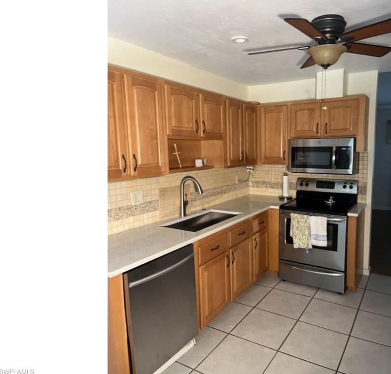 119 Madison Dr, Naples FL 34110-1323 exterior