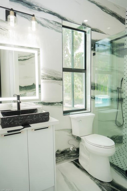 353 Golden Gate Blvd, Naples FL 34120-3739 exterior