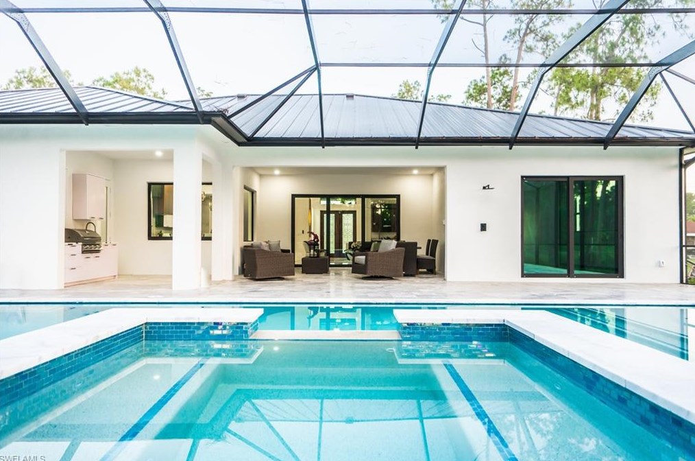 353 Golden Gate Blvd, Naples FL 34120-3739 exterior