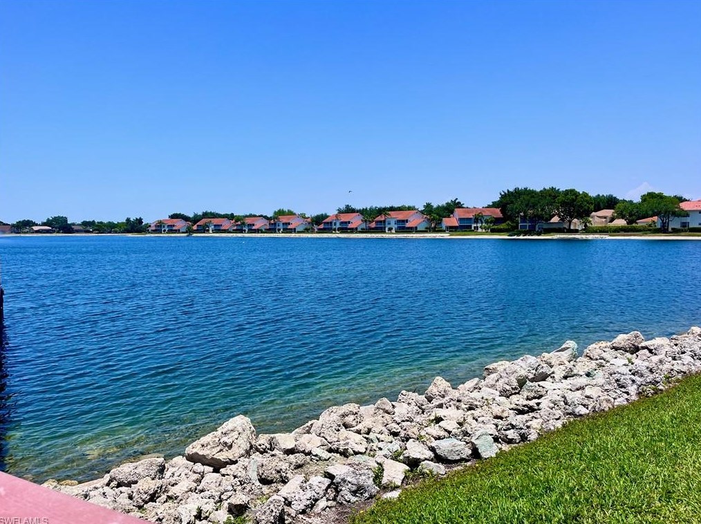 820 New Waterford Dr, Naples FL  34104-7888 exterior