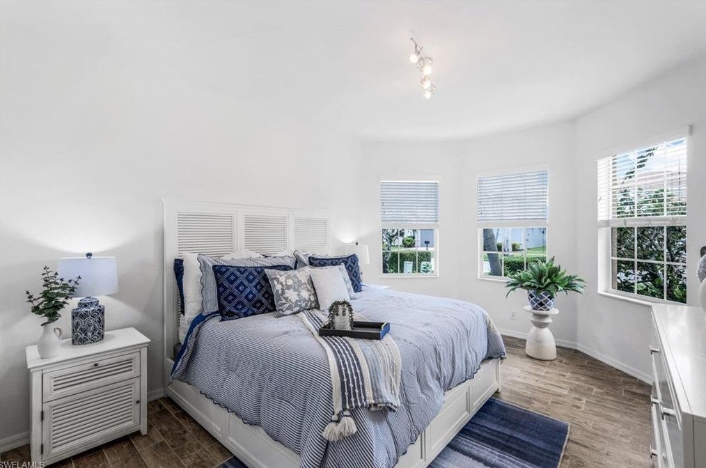 5576 Lago Villaggio Way, Naples FL 34104-5738 exterior